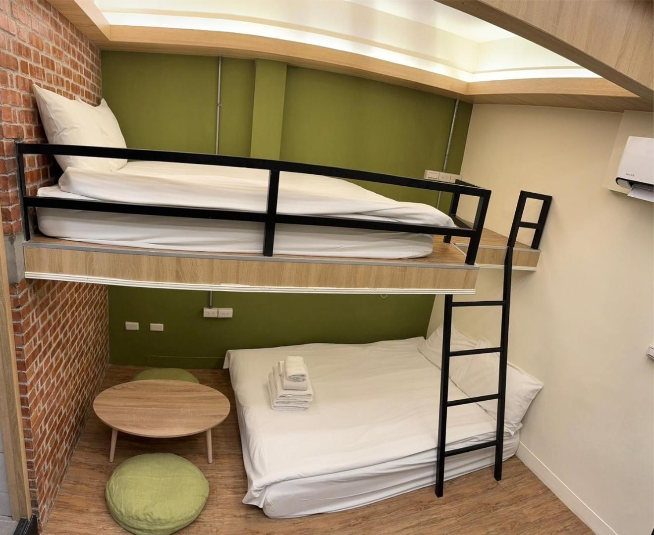Bird Series B&B&Hostel複合式民宿#本國旅客須先匯款 Tainan Bagian luar foto