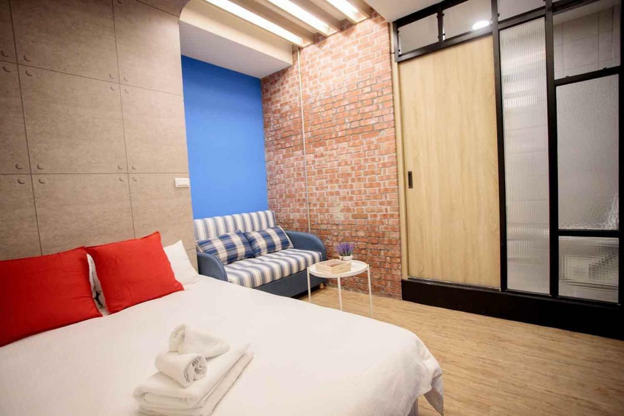 Bird Series B&B&Hostel複合式民宿#本國旅客須先匯款 Tainan Bagian luar foto