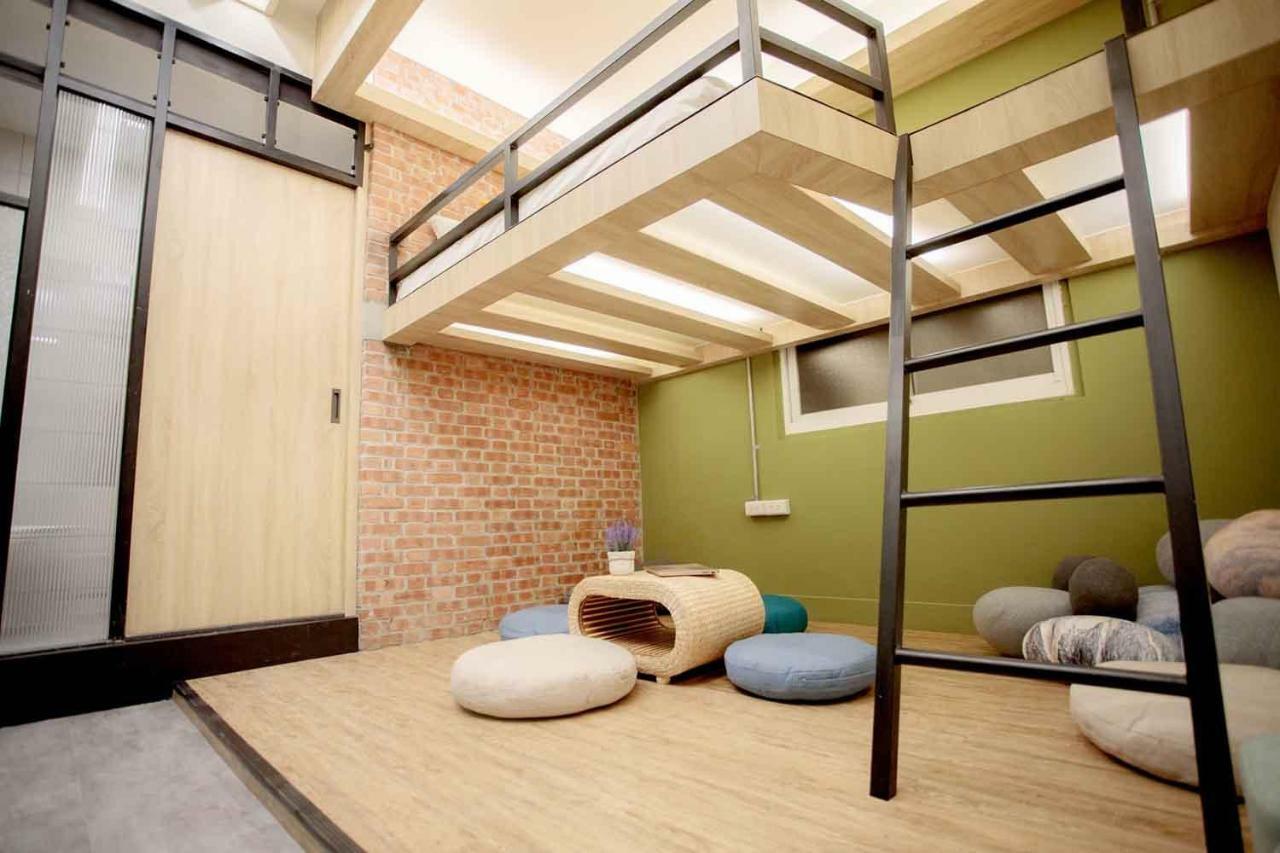 Bird Series B&B&Hostel複合式民宿#本國旅客須先匯款 Tainan Bagian luar foto