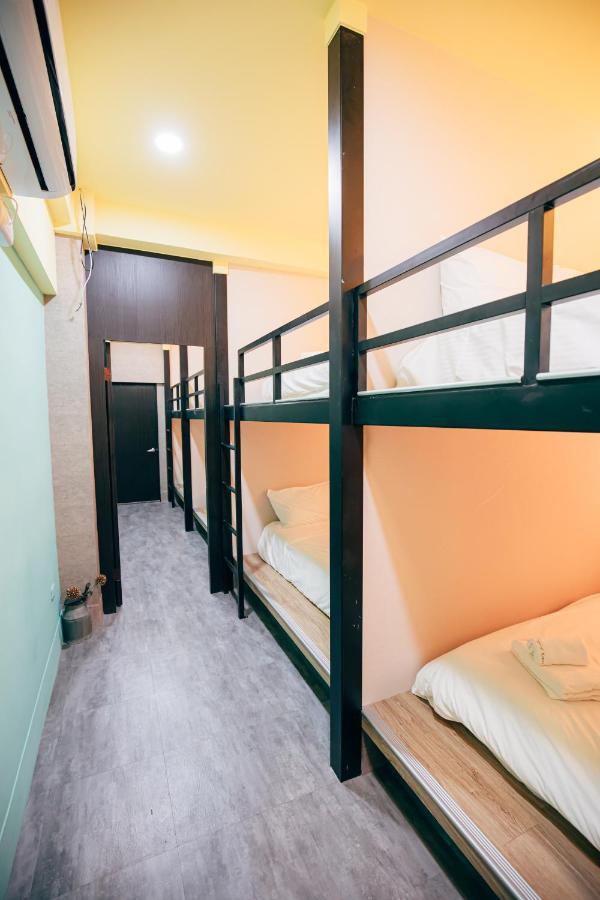 Bird Series B&B&Hostel複合式民宿#本國旅客須先匯款 Tainan Bagian luar foto