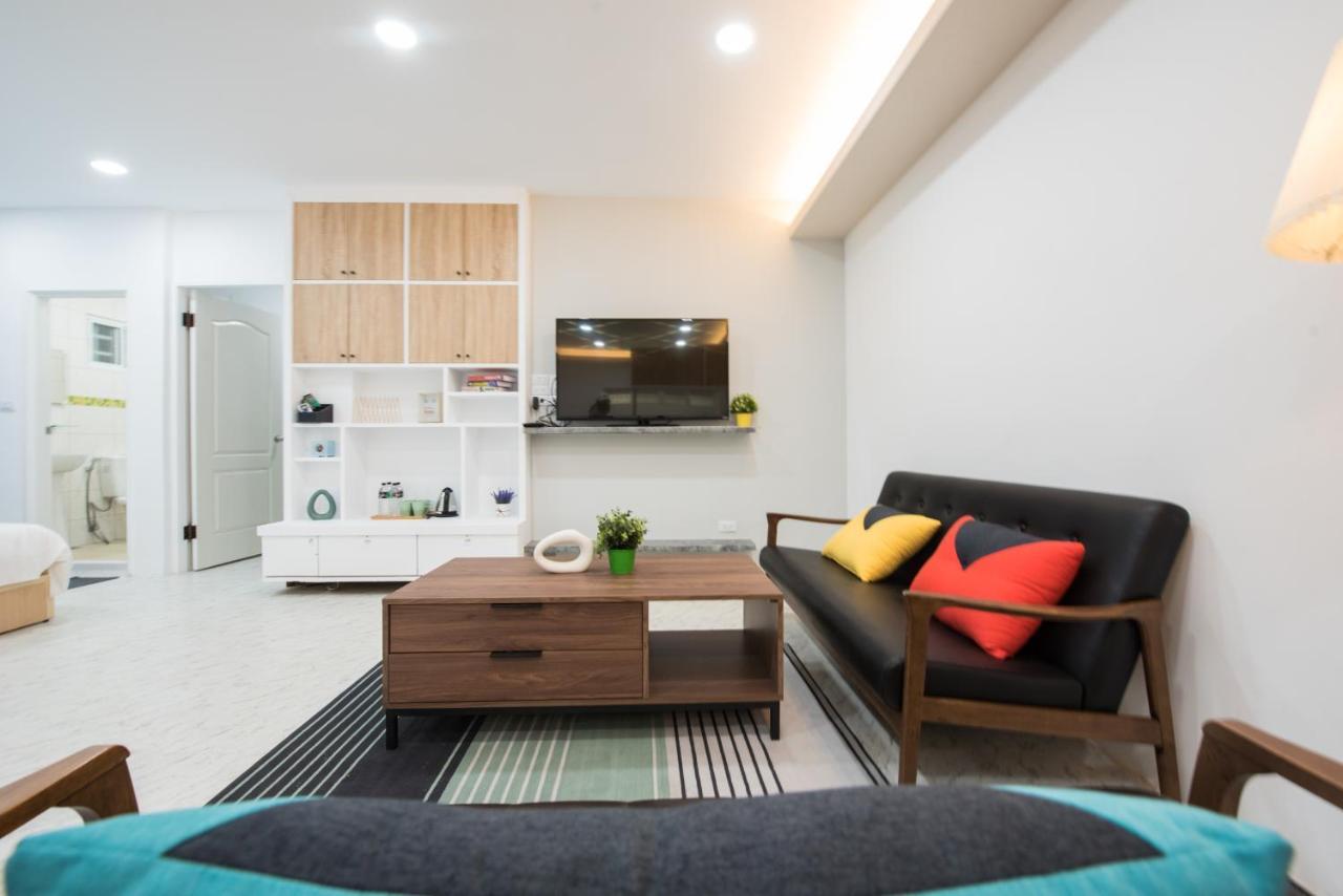Bird Series B&B&Hostel複合式民宿#本國旅客須先匯款 Tainan Bagian luar foto